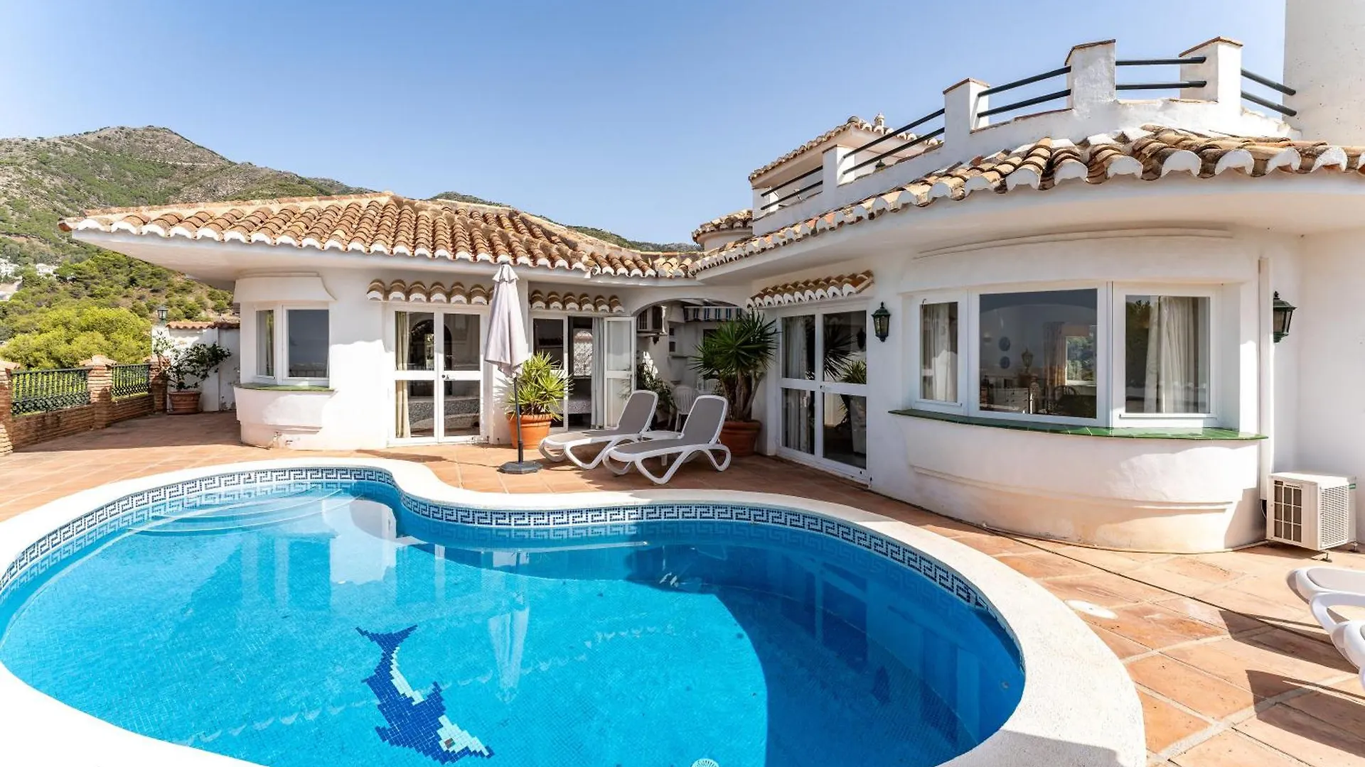 Villa With Private Swimming Pool ミハス